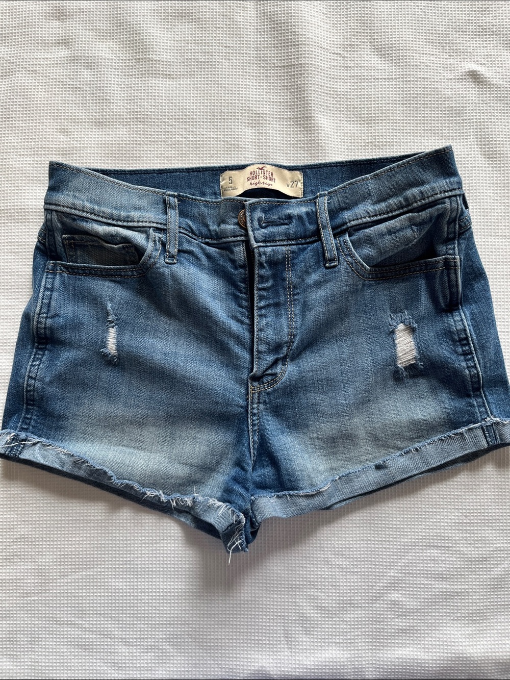 Hollister Jean short distressed